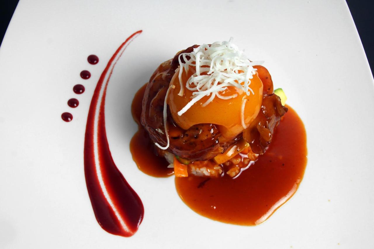Royal Villas Resort Mazatlan Dış mekan fotoğraf A plated duck dish