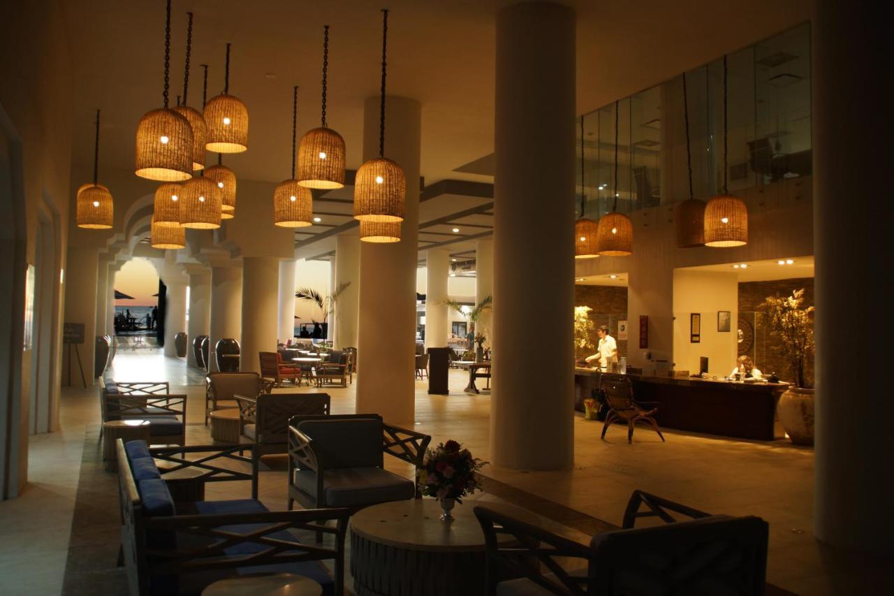 Royal Villas Resort Mazatlan Dış mekan fotoğraf The lobby of the hotel