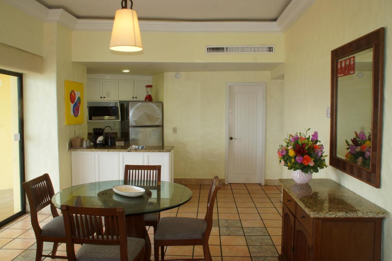 Royal Villas Resort Mazatlan Dış mekan fotoğraf A typical kitchen in a hotel